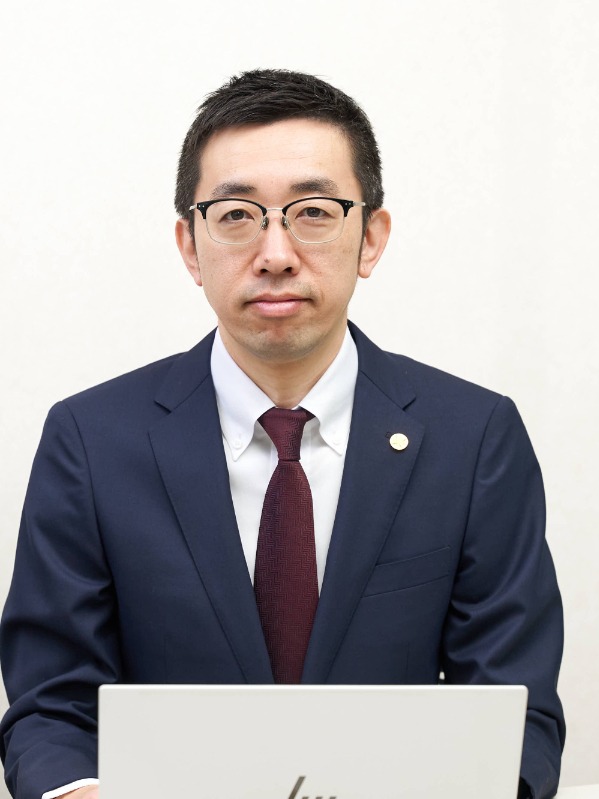 06_高畑慎太郎写真_b (2).jpg